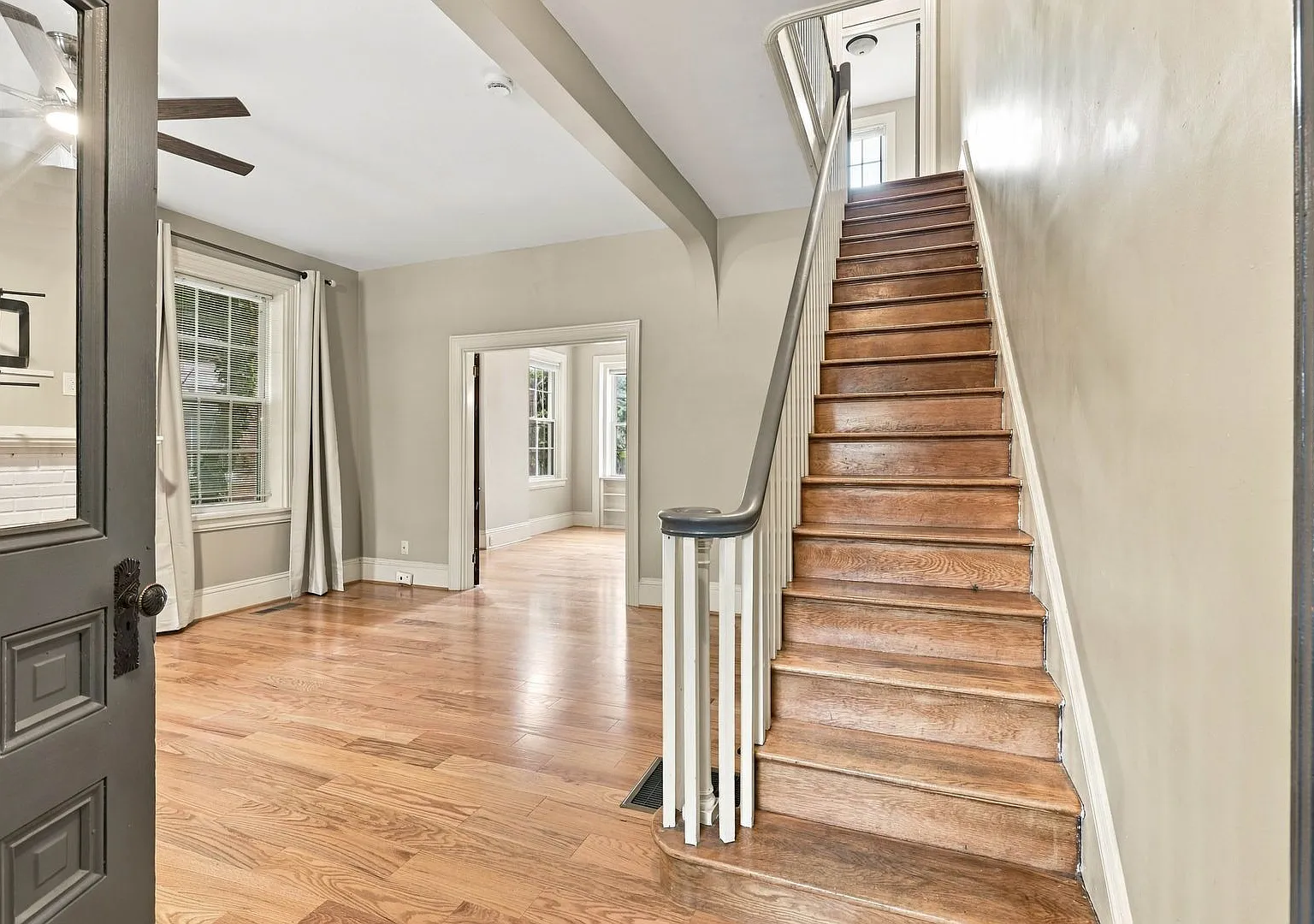 Beautiful 5 Bed 1.5 Bath Home Available Now! — Photo 3