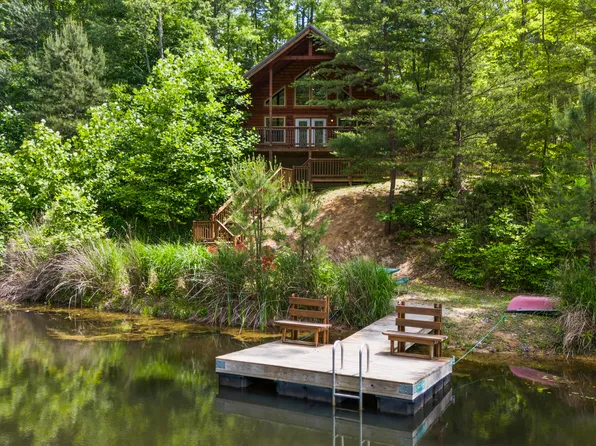 484 Lakeside Dr, Campton, KY 41301