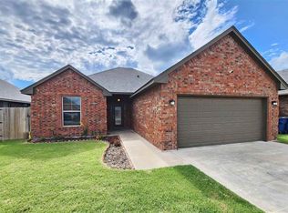 218 NW Granite Ave, Cache, OK 73527
