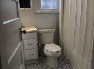 110 W Vine St APT C, Springfield, IL 62704