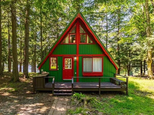 566 S Shore Rd, Old Forge, NY 13420