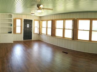 406 SW Walnut St, Lees Summit, MO 64063