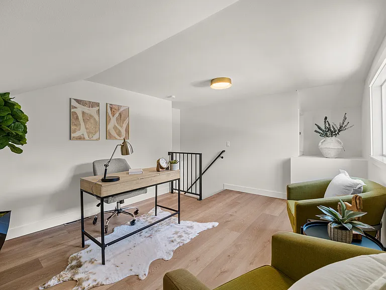515 NE 123rd St — Photo 31