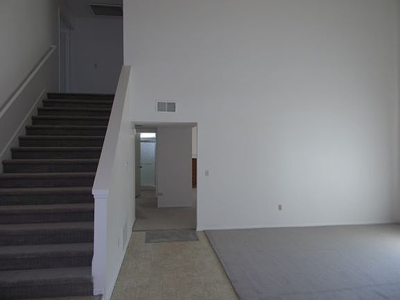 2nd image of 506 W Curie Ave