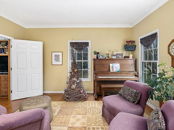 4th image of 10501 Riverwalk Dr