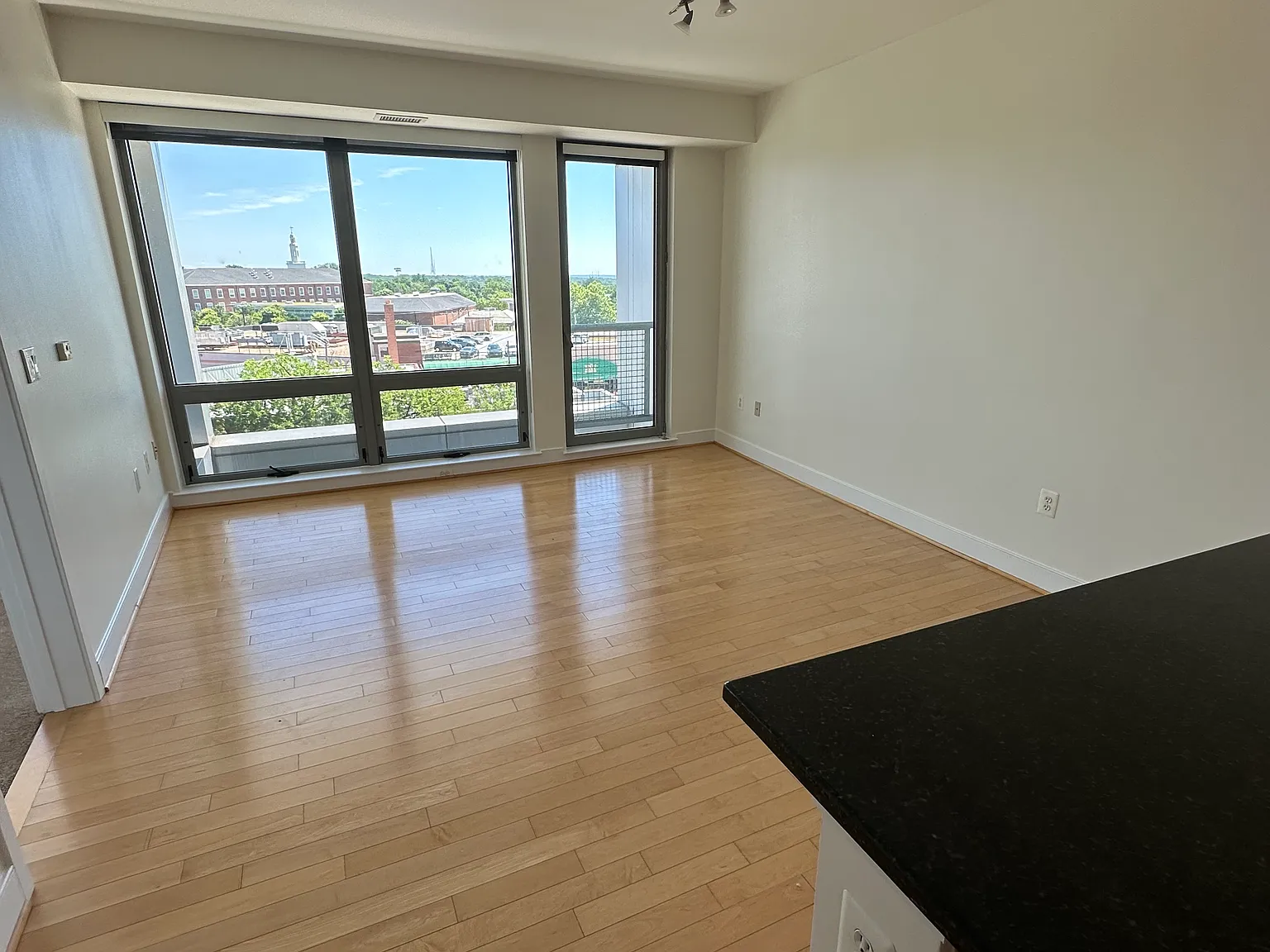 1 bed, 583 sqft, $2,500 — Photo 3