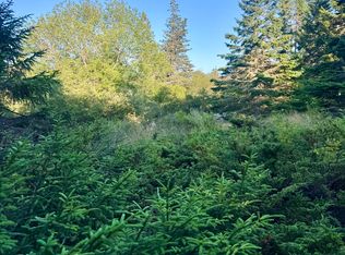 2 Pequot Rd, Vinalhaven, ME 04863