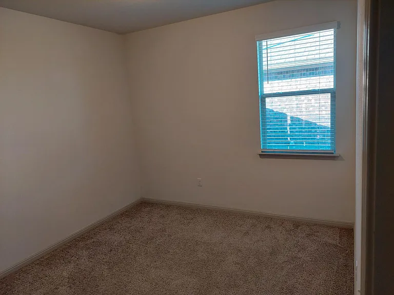 18400 Calasetta Dr — Photo 24
