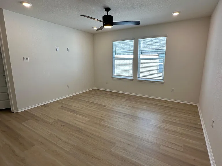 4469 Acerno St — Photo 31