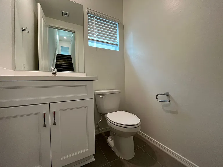265 E Balsam Dr — Photo 19