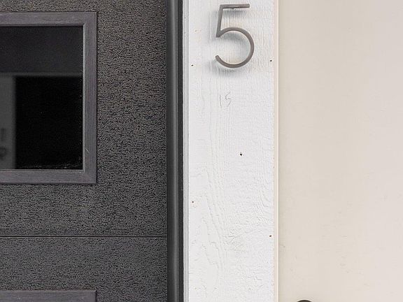 5th image of 134 W Gillis St #15