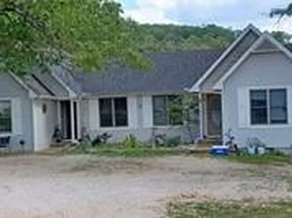 2 Leatherwood Dr, Eureka Springs, AR 72631