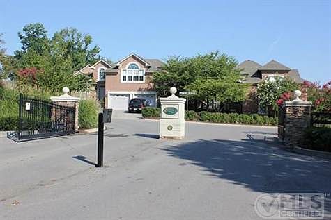 3rd image of 1006 Peck Pl