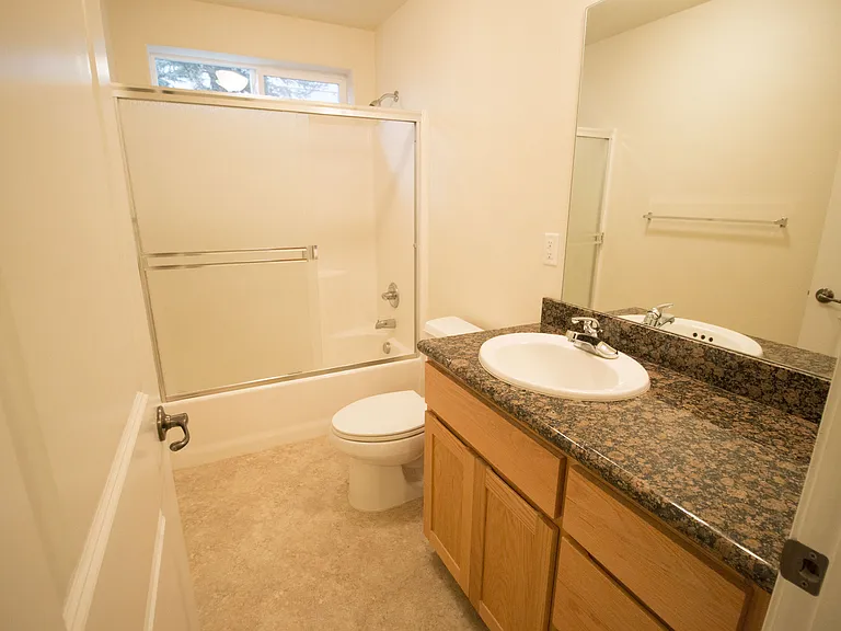 2545 Corona Ave #A — Photo 23