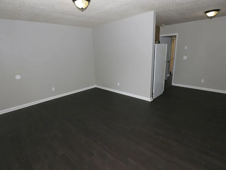 410 Madison Ave NW — Photo 11