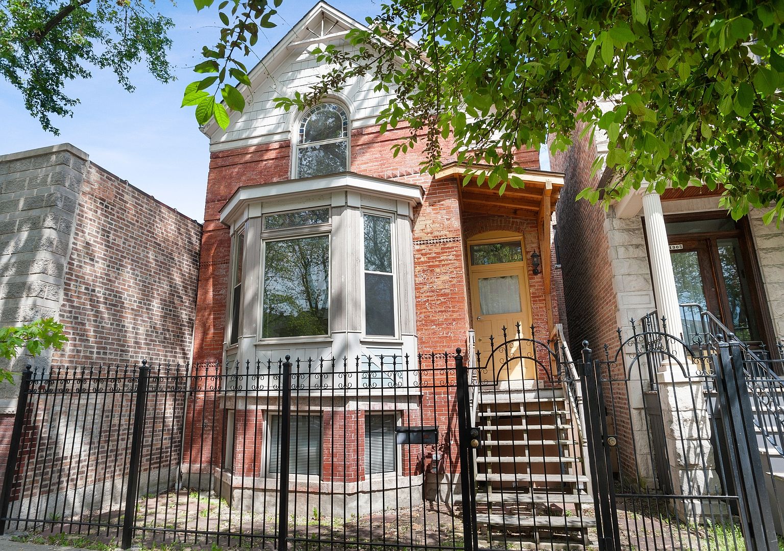 1907 N Oakley Ave, Chicago, IL 60647 | Zillow