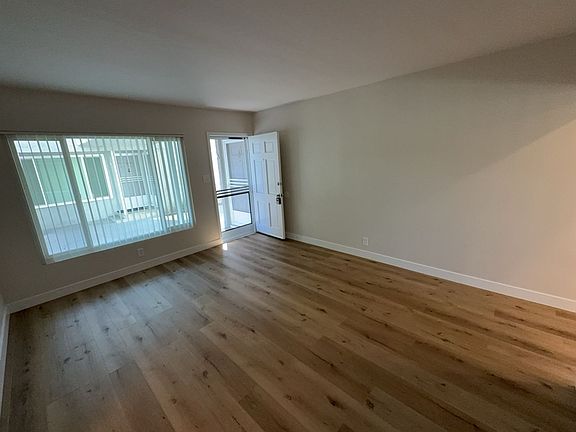 3rd image of 267-269 W Elm Ave #67B