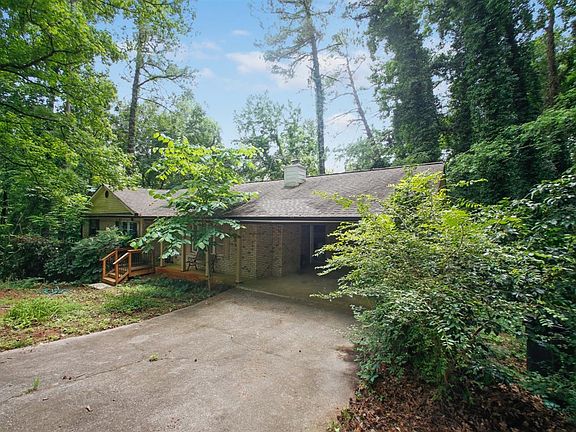 2nd image of 589 Michael Ct