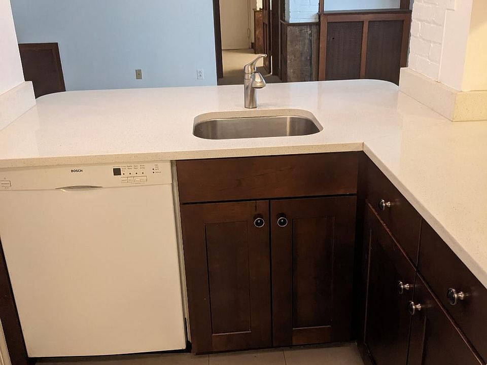 2nd image of 711 1/2 A St SE #1