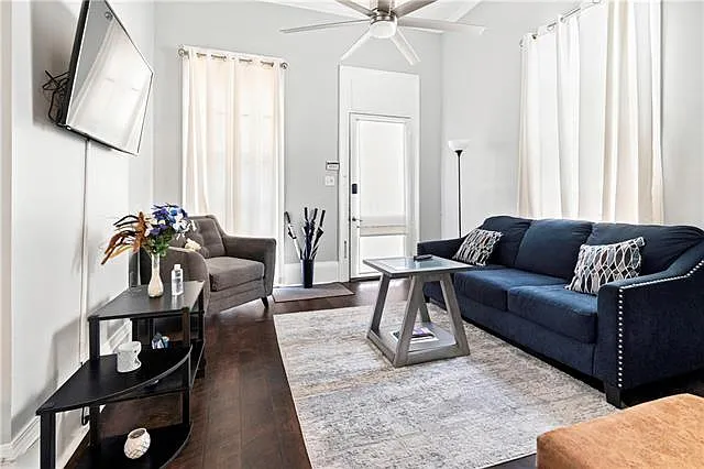 2 bed, 1.0 bath, 1690 sqft, $1,500 — Photo 3