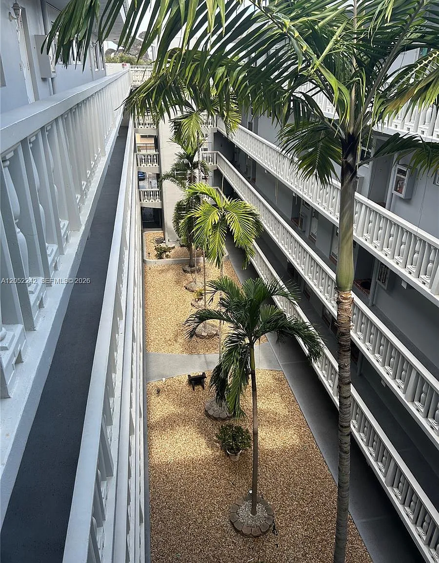 Second Gulfstream Garden — Photo 2