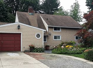 288 Acre Ln, Hicksville, NY 11801