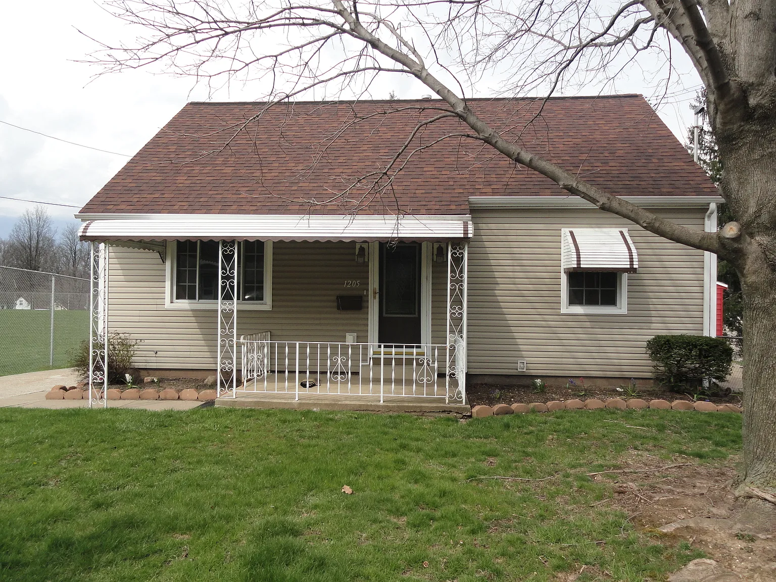 1205 Onondago Ave photo 1