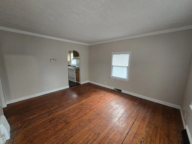1733 Fremont St — Photo 3