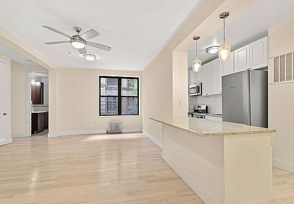 3rd image of 92 Pinehurst Ave #1E