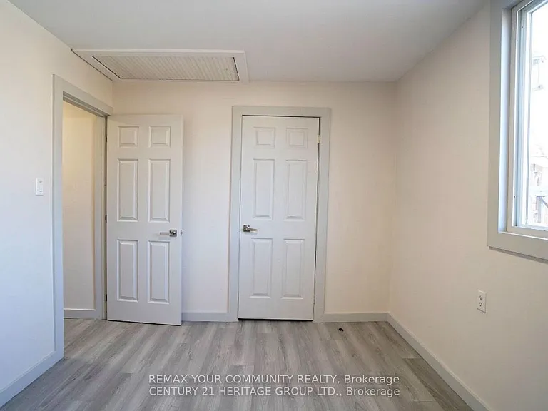 236 Simcoe Ave — Photo 37