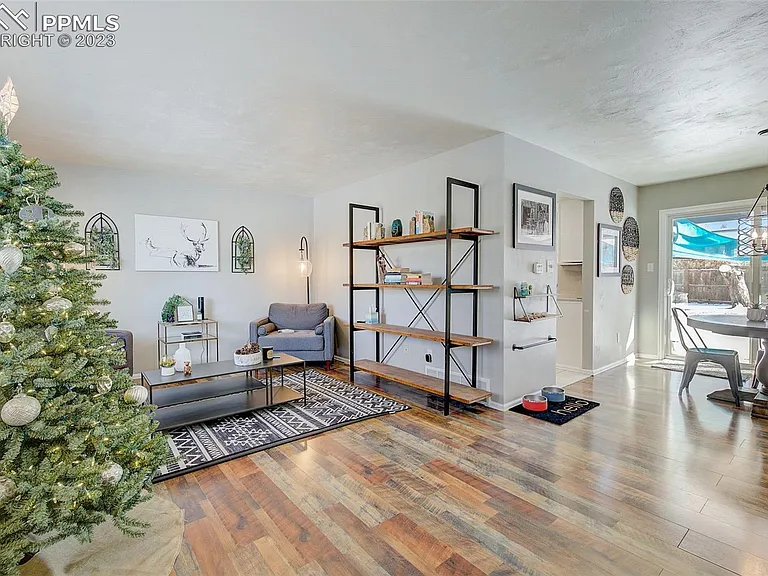 4447 Ranch Cir — Photo 3