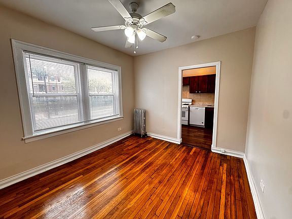 3rd image of 7737 N Sheridan Rd #2