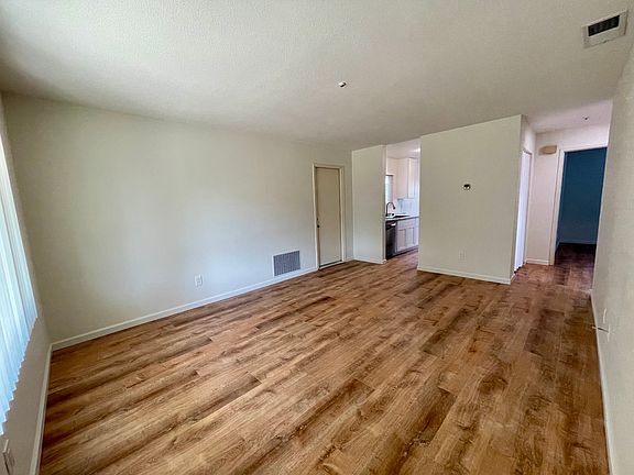 2nd image of 476 Lincoln Ave