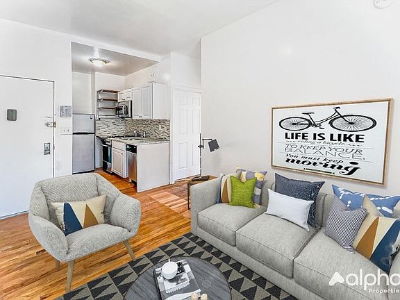 2nd image of 753 E 6th St Unit 6C