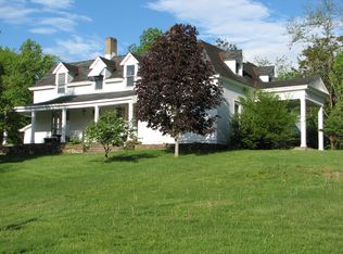 407 Park Ave, Irvine, KY 40336