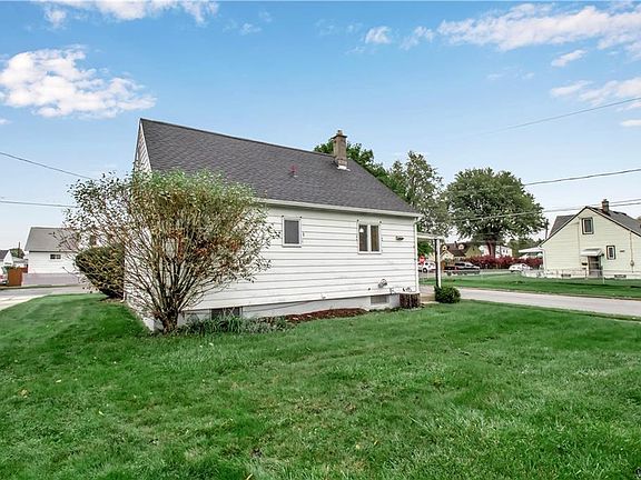 4th image of 291 Casimer St