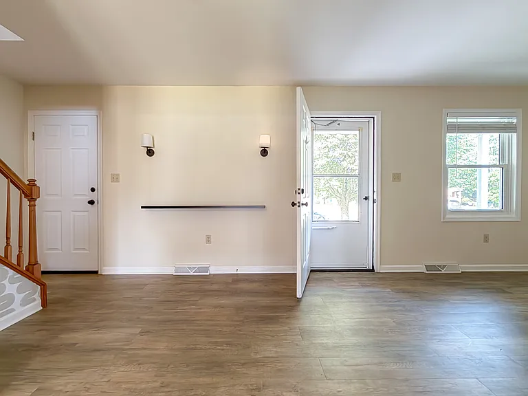 84 Red Stone Cir — Photo 8