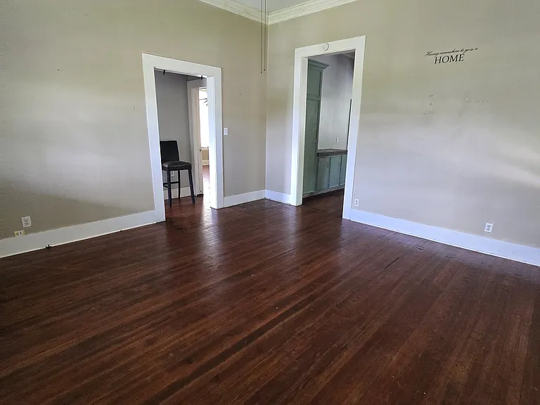 404 S Railroad Blvd — Photo 1