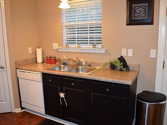 4th image of 127 Sandy Hollow Dr NW