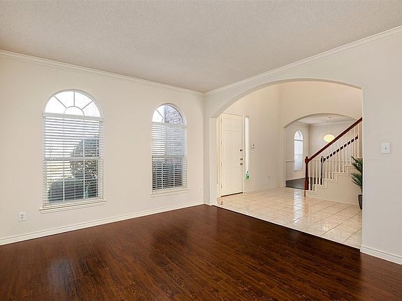 4th image of 4300 Foxtail Ln
