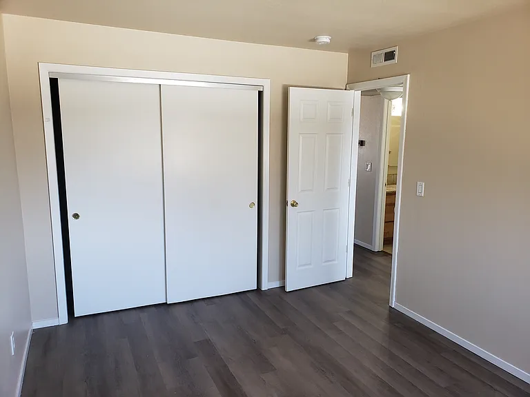 Comstock Apartments — Photo 4