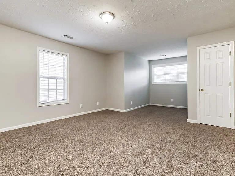 4100 Springvale Way — Photo 9