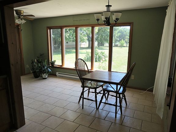 Dining Area overlooks backyd