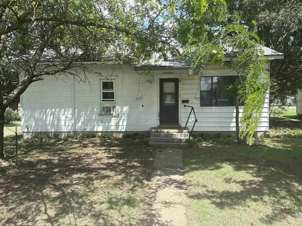 703 N Exchange St, Saint John, KS 67576