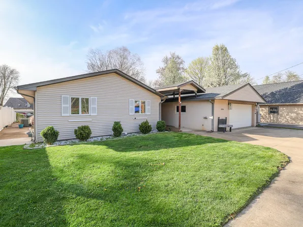 11954 Portage Lake Ave, Pinckney, MI 48169