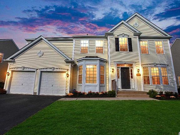 2nd image of 18 Pinehurst Dr