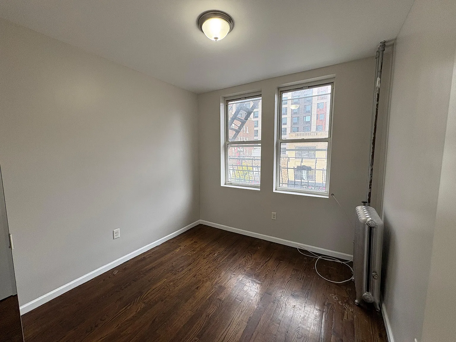 440 51st St — Photo 3