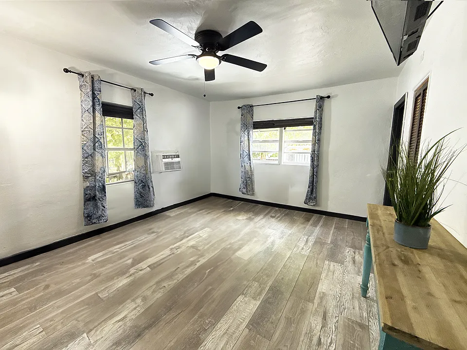 419 NW 41st St #2