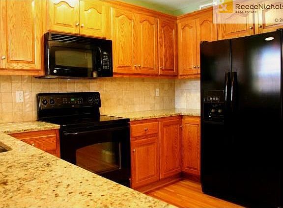 5th image of 4328 Walnut St APT 2B