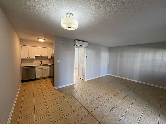 2nd image of 3218 W Deleon St Floor 9